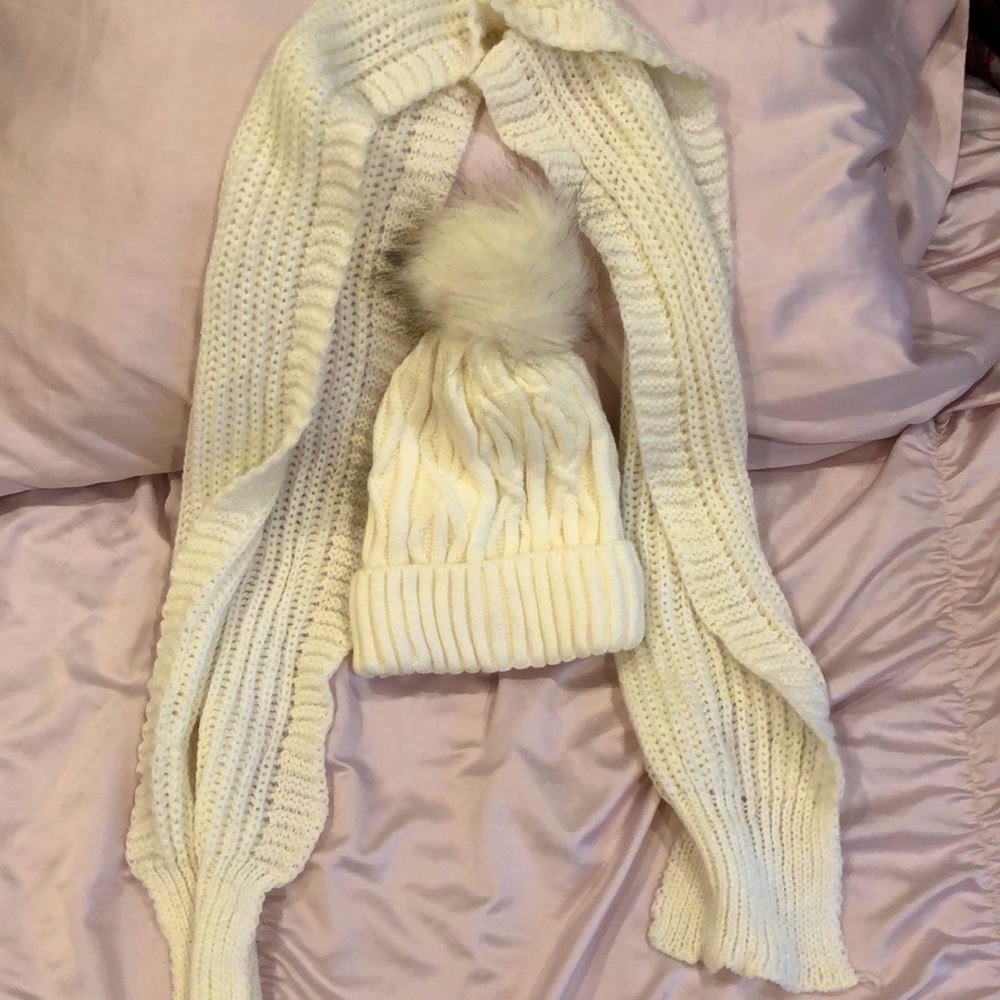 Knitted hat and scarf set